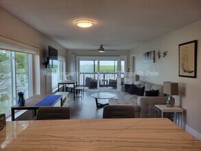 823 Bahia Del Sol Dr in Ruskin, FL - Building Photo - Building Photo