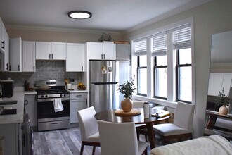 839 W Cornelia Ave, Unit 839-2N in Chicago, IL - Building Photo - Building Photo