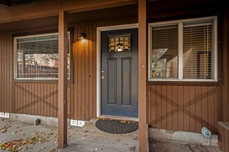 533 NE Olney Ave in Bend, OR - Building Photo - Building Photo