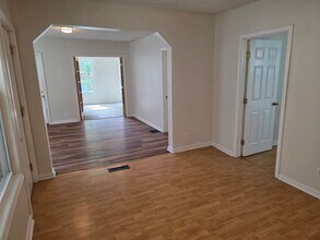 30 Hickory St in Rochester, NY - Building Photo - Building Photo
