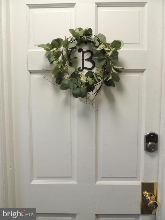 property at 17 S Walnut St