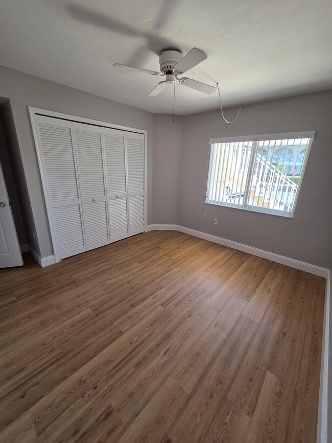 232 Pebble Beach Blvd in Naples, FL - Foto de edificio - Building Photo