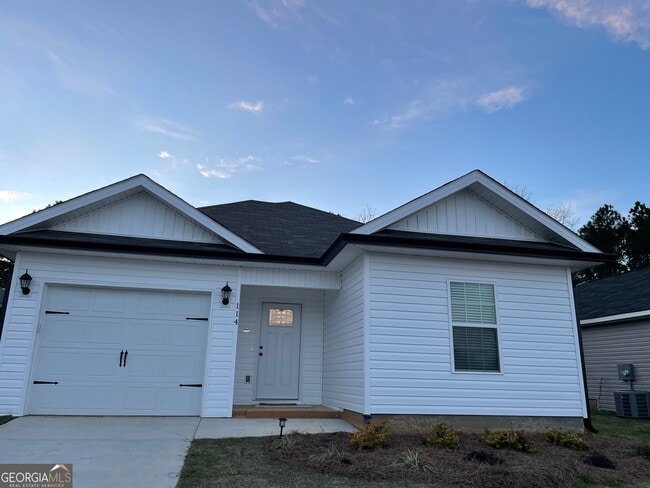 114 Jaybee Dr in Warner Robins, GA - Building Photo - Building Photo