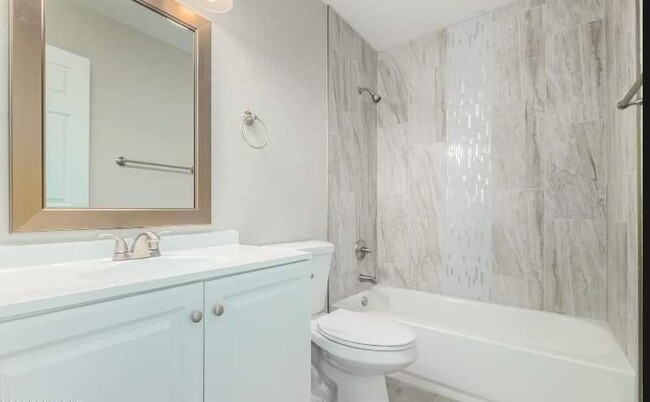 property at 5067 E Lee St