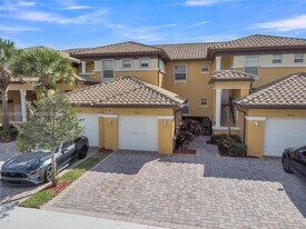8200 NW 128th Ln, Unit 40 in Parkland, FL - Building Photo