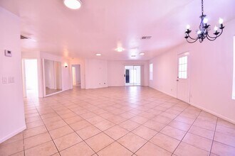 6780 N 74th Dr in Glendale, AZ - Building Photo - Building Photo