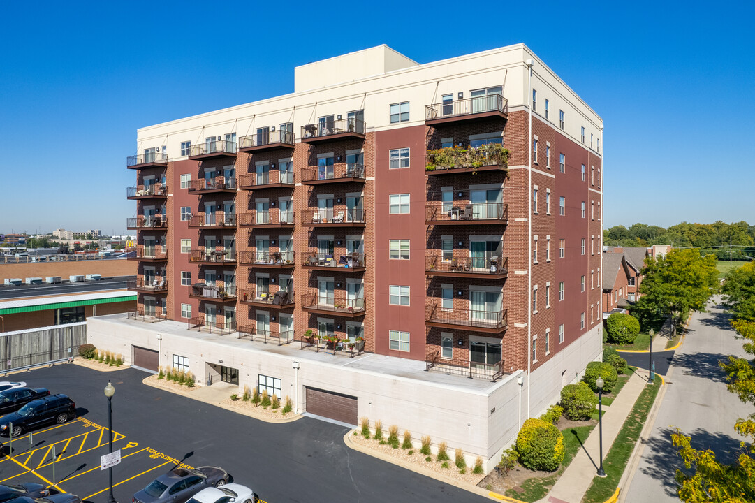 Residences of Thatcher Woods in Melrose Park, IL - Building Photo