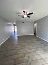 1430 N Acacia St in Anaheim, CA - Foto de edificio - Building Photo