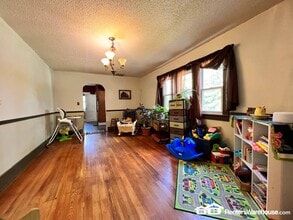 7617 Hoover St in Indianola, IA - Building Photo - Building Photo