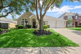 11722 Gray Forest Trail in Tomball, TX - Building Photo