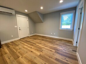 408 Pine St in Hood River, OR - Building Photo - Building Photo