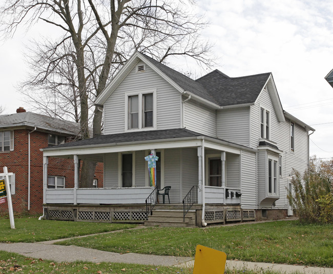 712 E Erie Ave in Lorain, OH - Foto de edificio - Building Photo