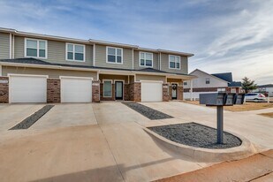 2641 Cedar Tree Rd, Unit Unit B in Oklahoma City, OK - Building Photo