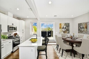 14 Rockland St in Boston, MA - Building Photo