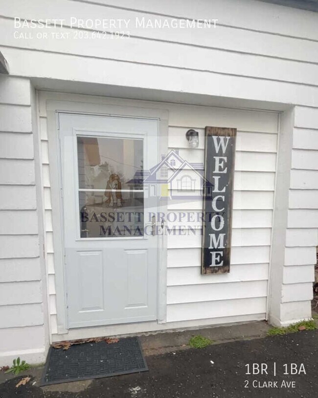 2 Clark Ave in Branford, CT - Building Photo - Building Photo