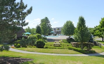 Sugar Hill in Brunswick, NY - Building Photo - Building Photo