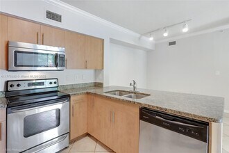 6434 Emerald Dunes Dr in West Palm Beach, FL - Building Photo - Building Photo