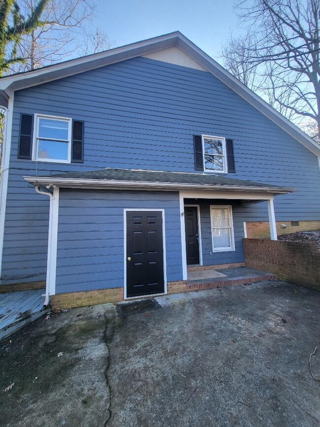 3000 Jamestown Dr in Gastonia, NC - Building Photo - Building Photo