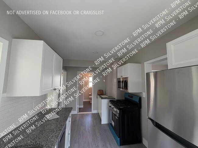 property at 1228 E Meyers Ave