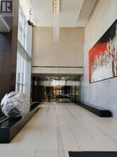 386 Yonge St in Toronto, ON - Building Photo - Building Photo