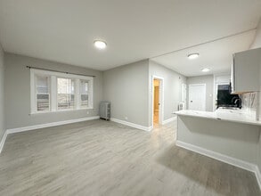 4134 N Keystone Ave in Chicago, IL - Building Photo - Building Photo