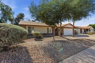 2325 W Stottler Dr in Chandler, AZ - Foto de edificio - Building Photo