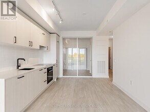 1 Kyle Lowry Rd in Toronto, ON - Building Photo - Building Photo