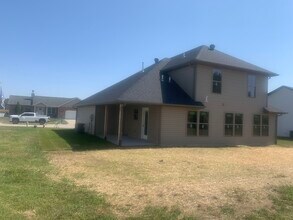 3617 Justine Drive in Pontoon Beach, IL - Building Photo - Building Photo