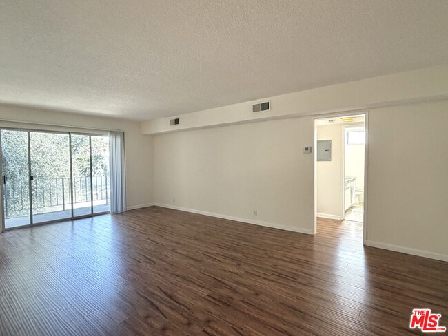 property at 711 Orange Grove Ave