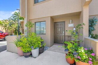 139 Sparrow Dr in Royal Palm Beach, FL - Building Photo - Building Photo