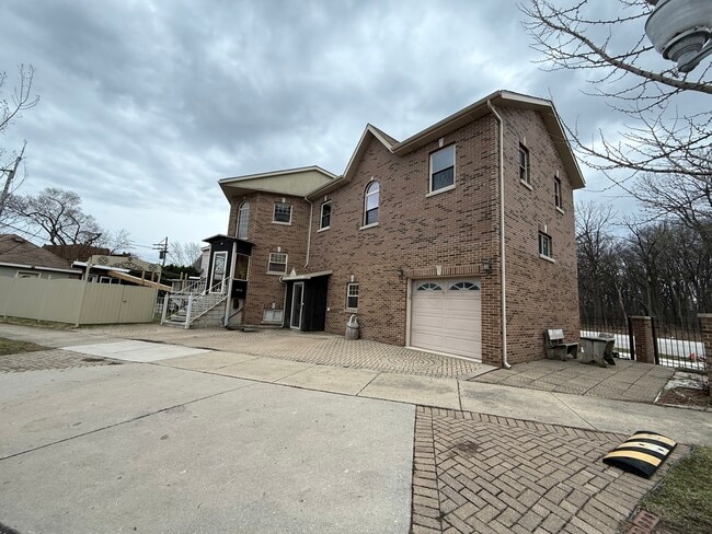 property at 5936 N Caldwell Ave