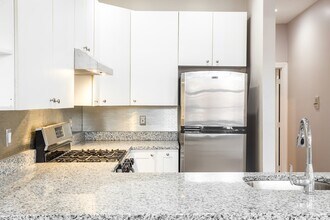 534 Tremont St, Unit 6 in Boston, MA - Foto de edificio - Building Photo