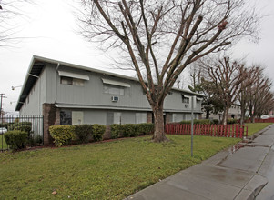 Rockingham Apartments in Rancho Cordova, CA - Building Photo - Building Photo