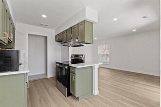 908 Isbell Rd, Unit D in Fort Worth, TX - Building Photo - Building Photo