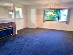 152b Apache Ln in Stratford, CT - Building Photo - Building Photo