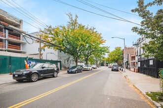 1422 Astoria Blvd in Astoria, NY - Building Photo - Building Photo