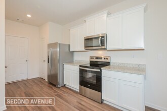 726 Woody Dr in Monroe, GA - Foto de edificio - Building Photo