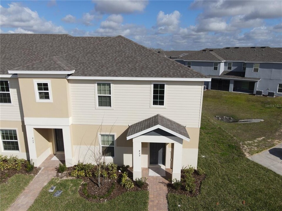 435 Annabelle Way in Davenport, FL - Foto de edificio