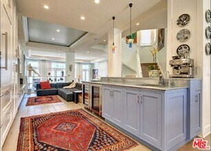 129 Channel Pointe Ct in Marina Del Rey, CA - Building Photo - Building Photo