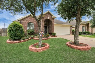 2103 Breezeway Ln in Pearland, TX - Building Photo - Building Photo