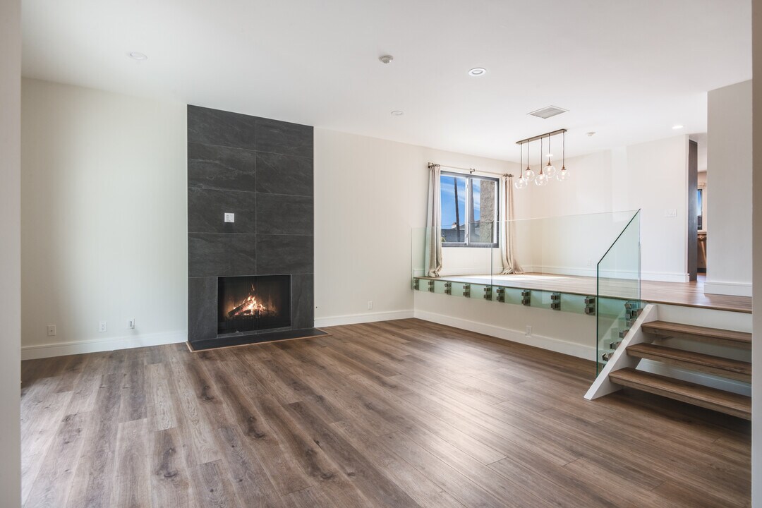 718 S Catalina Ave in Redondo Beach, CA - Building Photo