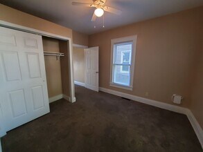 407 17th Ave in Moline, IL - Building Photo - Building Photo