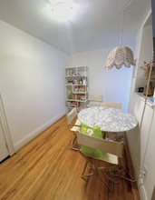 492 Montrose Ave in Toronto, ON - Building Photo - Building Photo