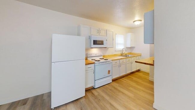 906 N 9th St in Bismarck, ND - Building Photo - Building Photo