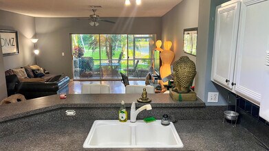4584 Palmbrooke Cir in West Palm Beach, FL - Building Photo - Building Photo