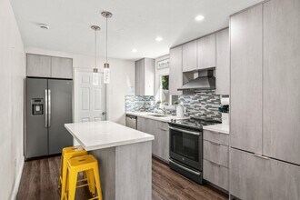 1121 N 66 Terrace in Hollywood, FL - Building Photo - Building Photo