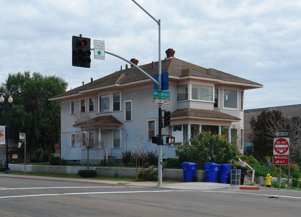 61-67 19th St in San Diego, CA - Building Photo