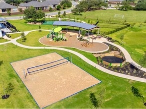 125 Slenderleaf Dr in Marble Falls, TX - Foto de edificio - Building Photo