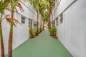 1334 Alton Rd in Miami Beach, FL - Building Photo - Building Photo