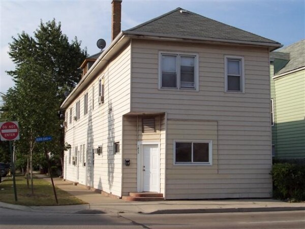 1833 Burr Oak Avenue in Blue Island, IL - Building Photo